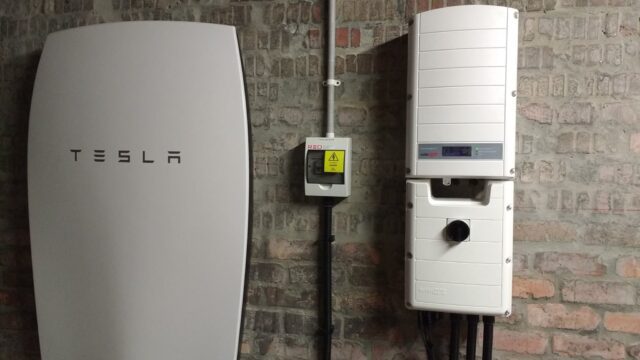 Red Energy Tesla